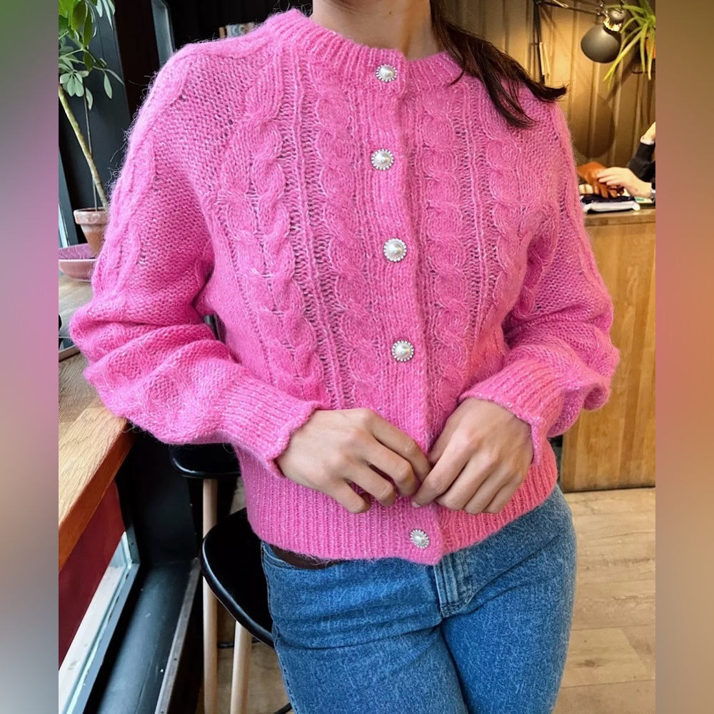 YAS pink cardigan/ size small
Not available ❌